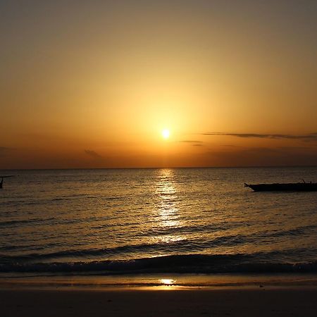 Kicheko Bungalows Nungwi Buitenkant foto