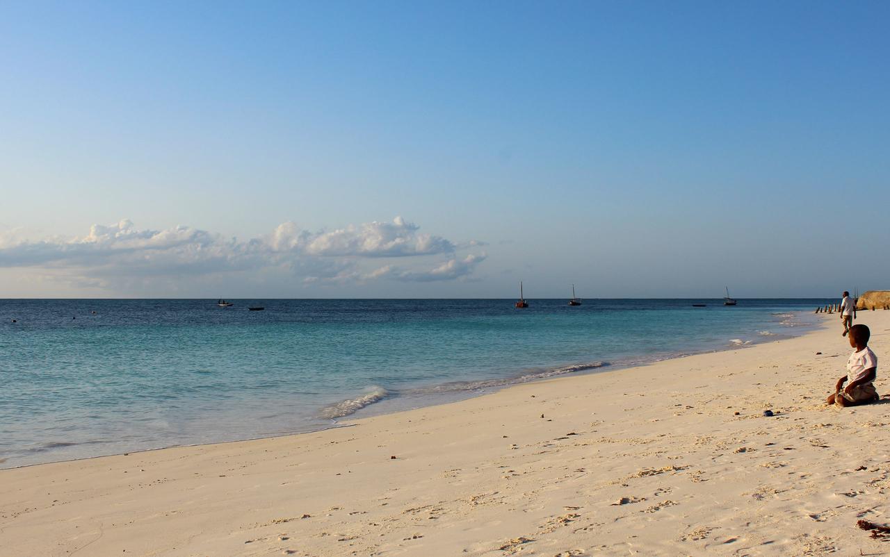Kicheko Bungalows Nungwi Buitenkant foto