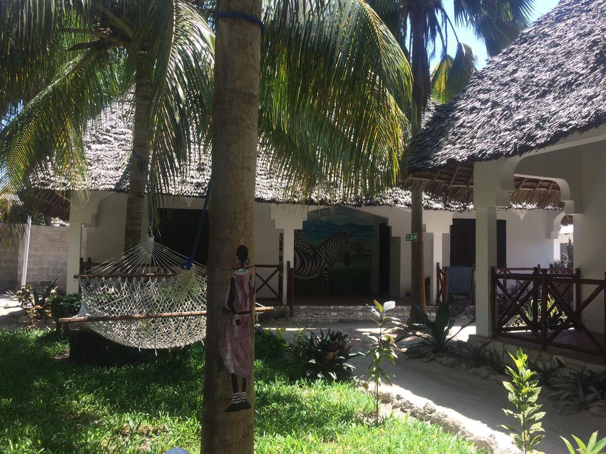 Kicheko Bungalows Nungwi Buitenkant foto
