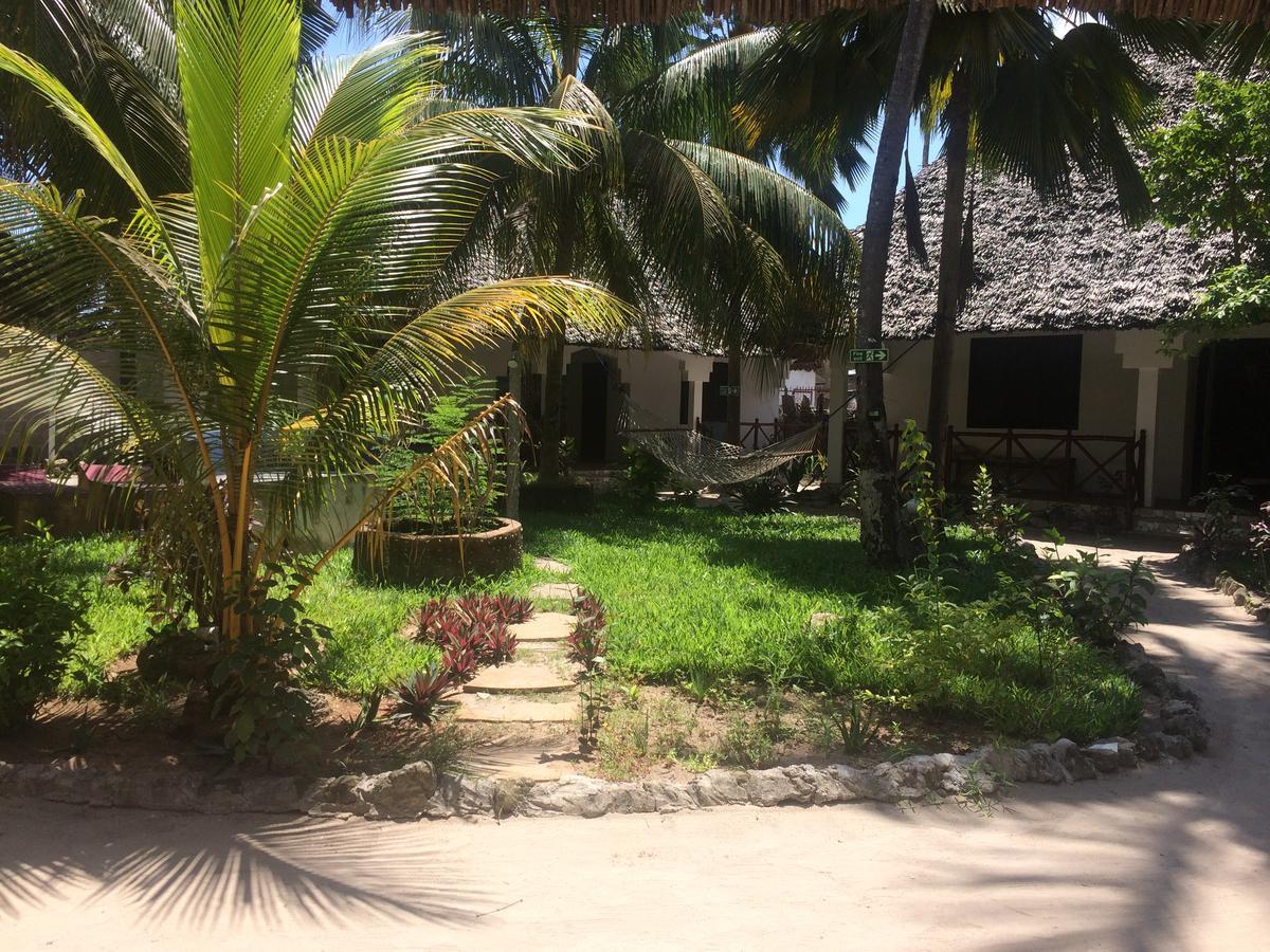 Kicheko Bungalows Nungwi Buitenkant foto